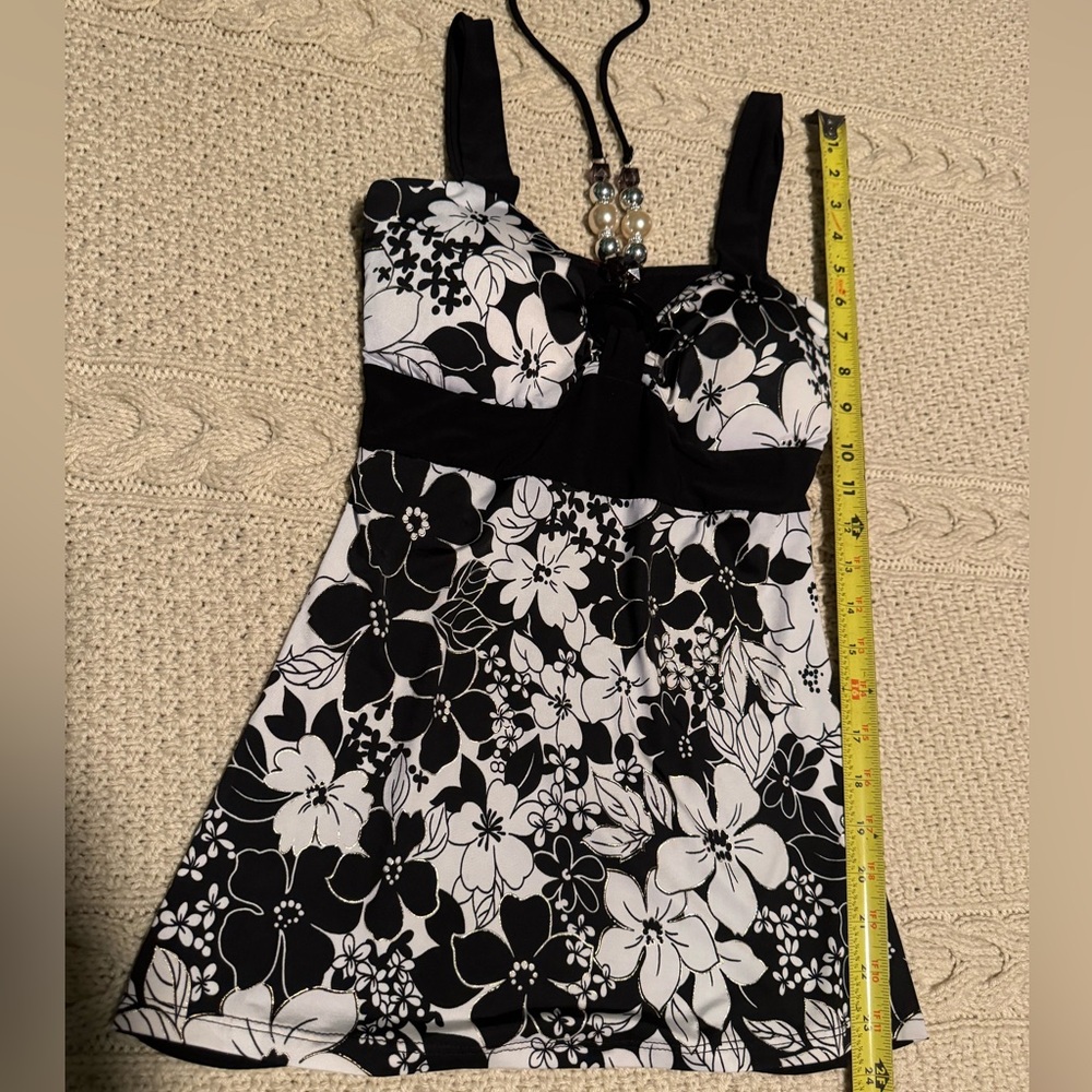 Floral Black and White Tank Top